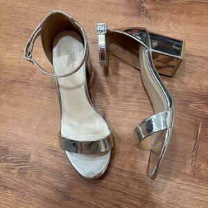 David’s Bridal Silver Block Heel Strappy shoe open toe size 8